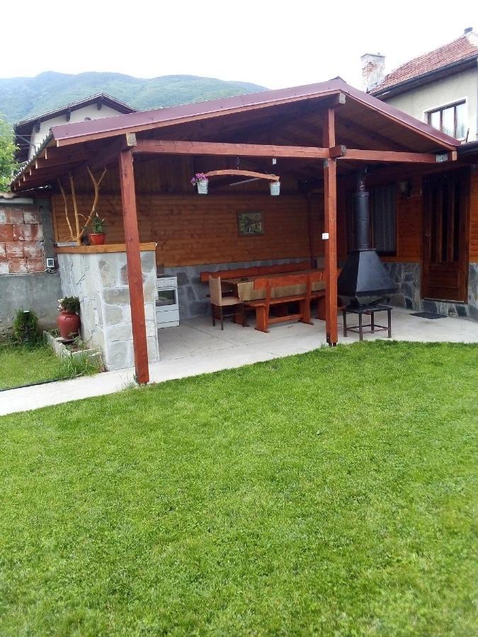 Holiday Guest House Kemo Sapareva Banya Buitenkant foto
